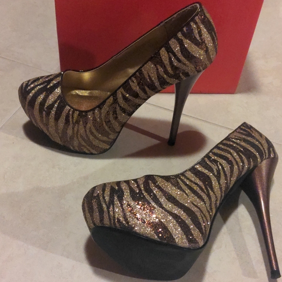 Shoes - Picture 3 of 4